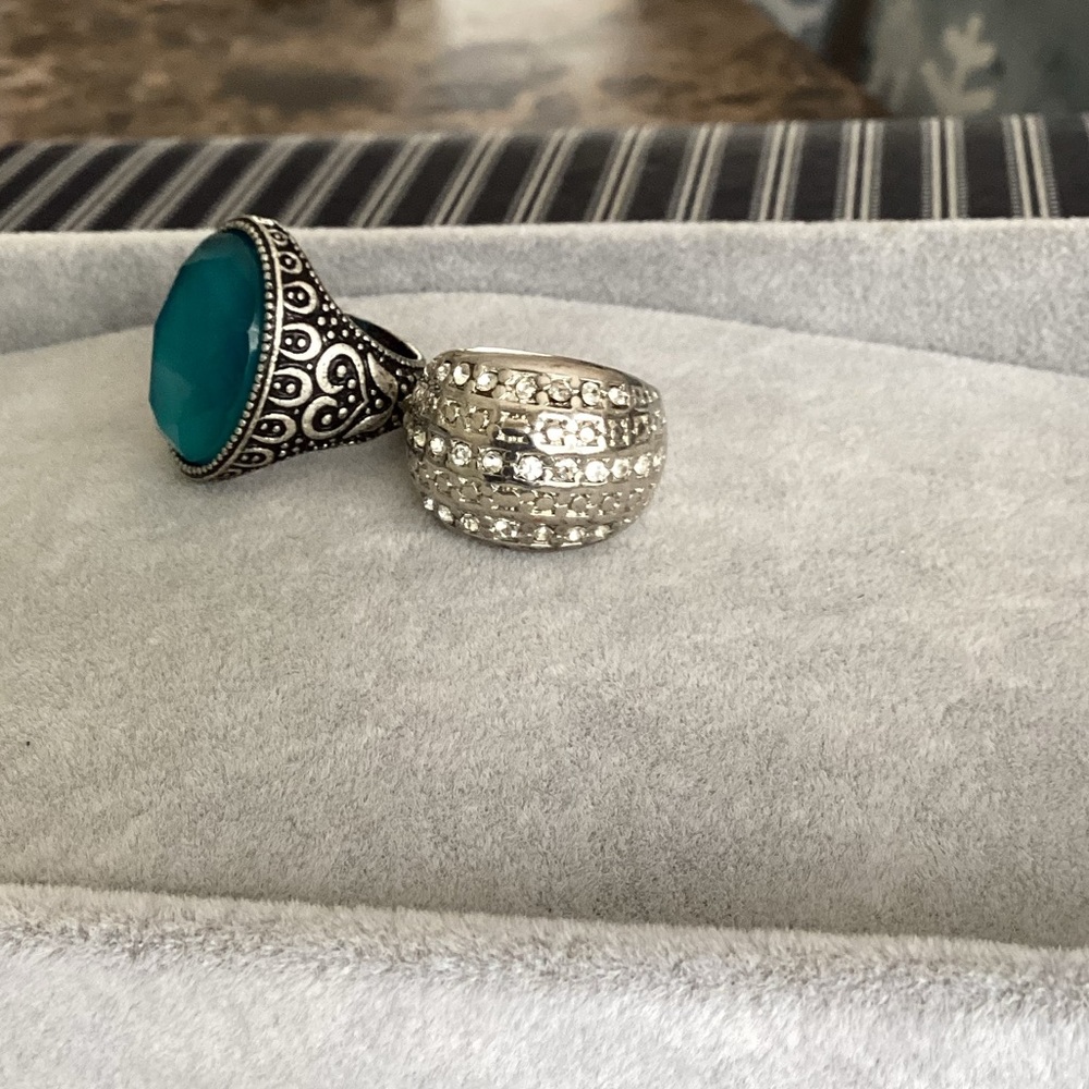 🚨Sale🚨!! 2 Vintage Fashion Rings - Picture 6 of 6